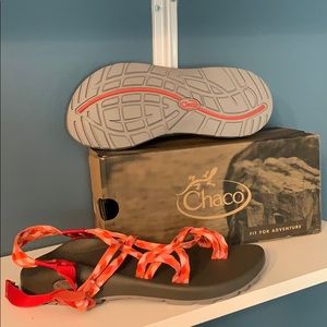 Chaco women’s ZX2 classic quilt peach